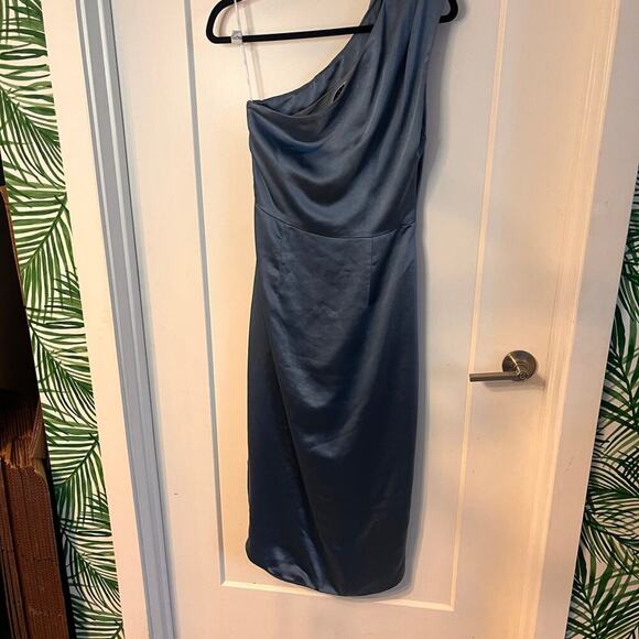 Elliatt Cassini One-Shoulder Midi Dress Size Medium - Picture 4 of 11